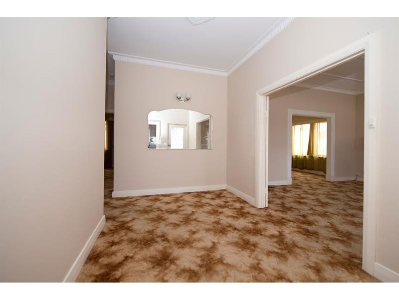 33 The Parade -, Blair Athol SA 5084