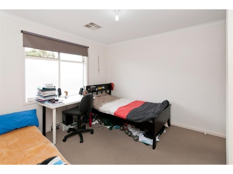 38 Mckinlay Ave, Gilles Plains SA 5086