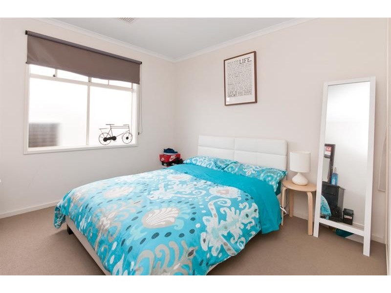 38 Mckinlay Ave, Gilles Plains SA 5086