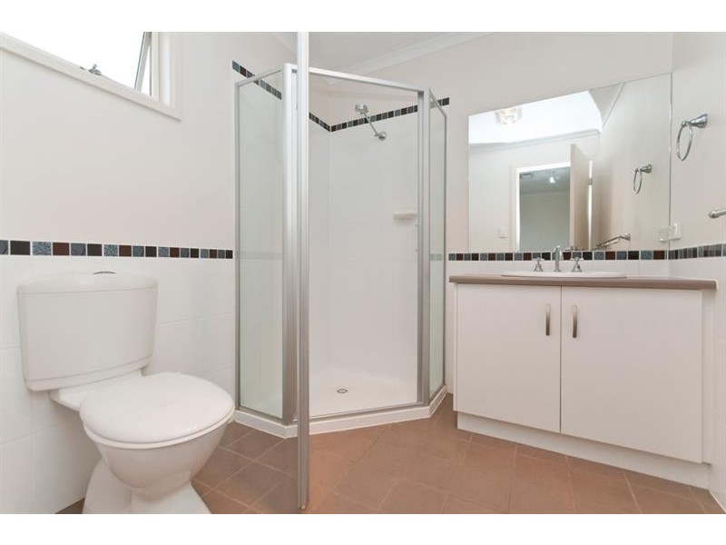 38 Mckinlay Ave, Gilles Plains SA 5086