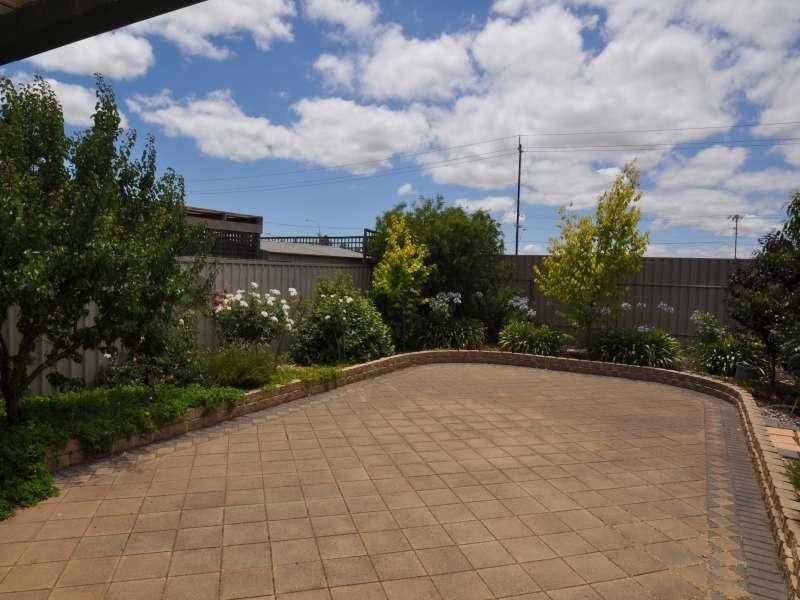 6 Burchmore Ct, Blair Athol SA 5084