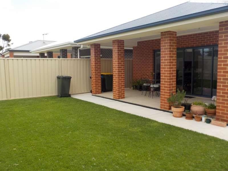 5 Kanowna St, Gilles Plains SA 5086