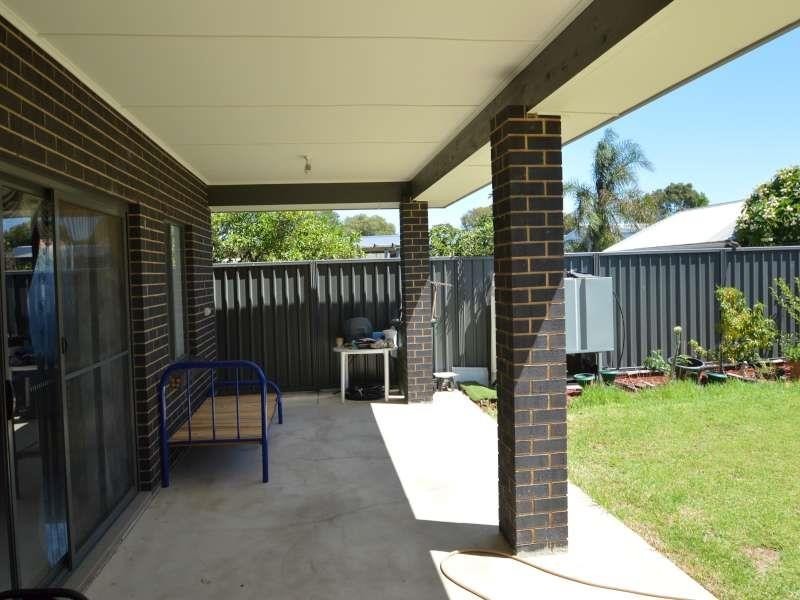 5 SURREY St, Blair Athol SA 5084