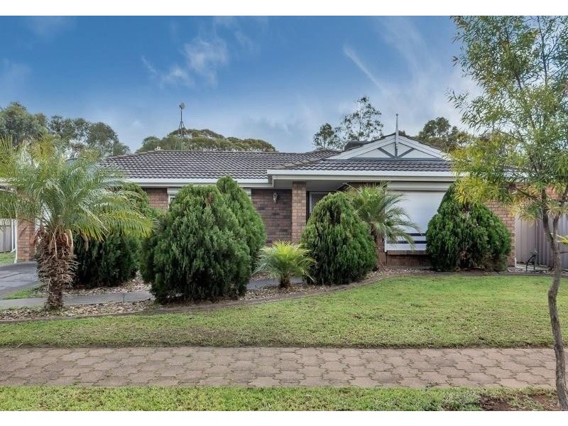 2 Hilditch Dr, Green Fields SA 5107