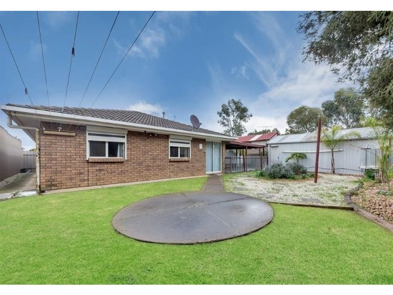 2 Hilditch Dr, Green Fields SA 5107