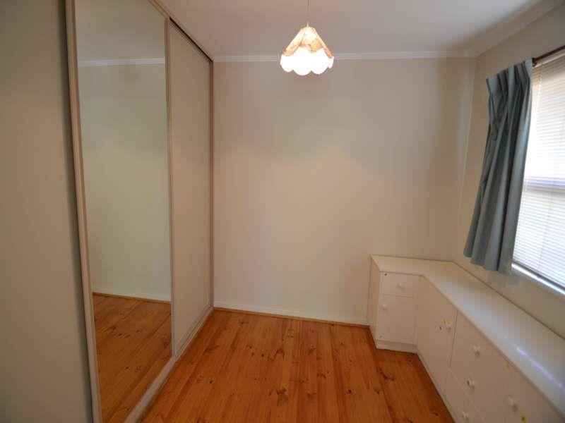 12 Heather  Dr, Para Vista SA 5093