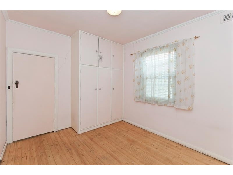 28 Hotchkiss Cres, Croydon Park SA 5008