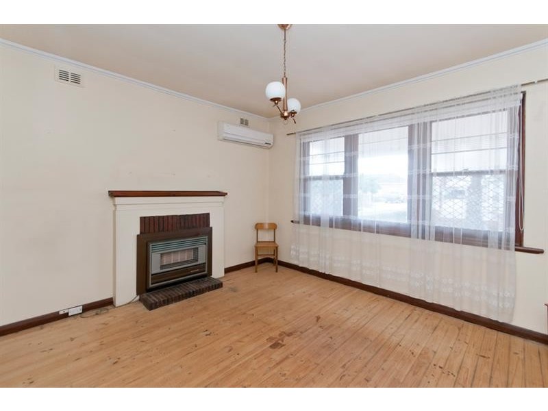 28 Hotchkiss Cres, Croydon Park SA 5008