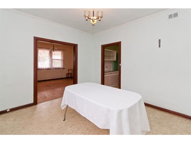 28 Hotchkiss Cres, Croydon Park SA 5008