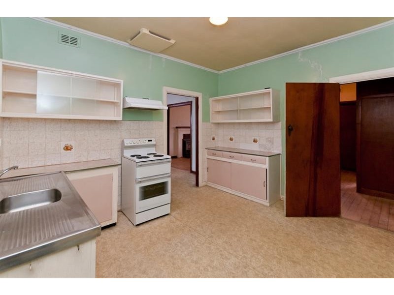 28 Hotchkiss Cres, Croydon Park SA 5008