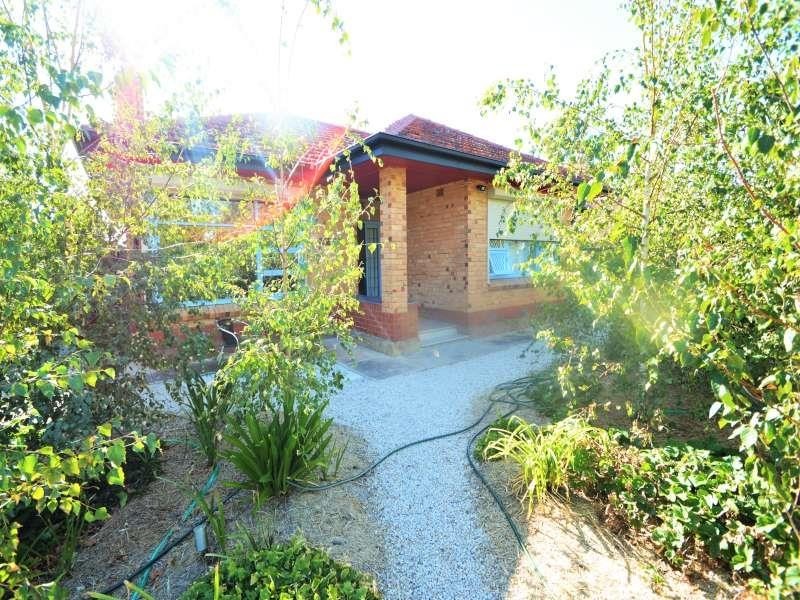 8 Lily  St, Blair Athol SA 5084