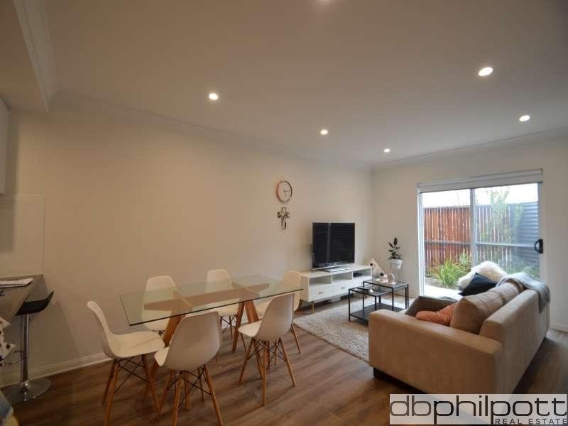 2/51 Gordon Street, Glenelg SA 5045
