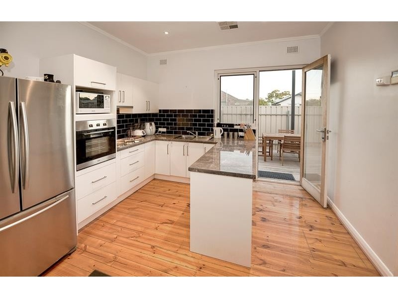 17 Peterhead St, Largs Bay SA 5016