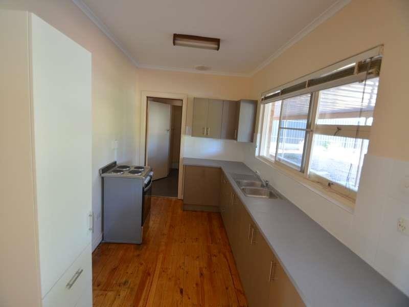 100 Nelson Rd, Valley View SA 5093