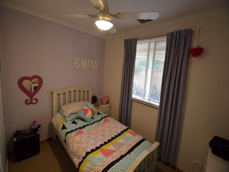 11 Caroline Dr, Paralowie SA 5108