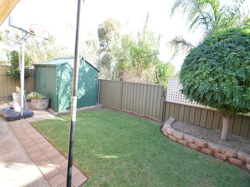11 Caroline Dr, Paralowie SA 5108