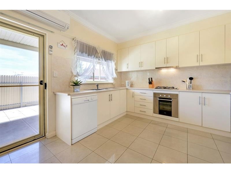 1B Ross St, Clearview SA 5085