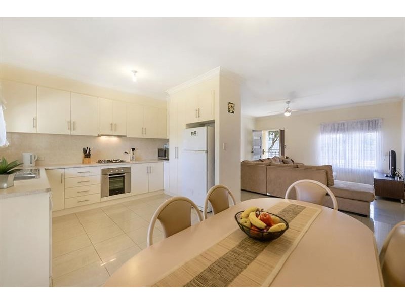 1B Ross St, Clearview SA 5085
