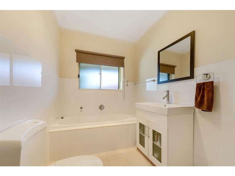 1B Ross St, Clearview SA 5085