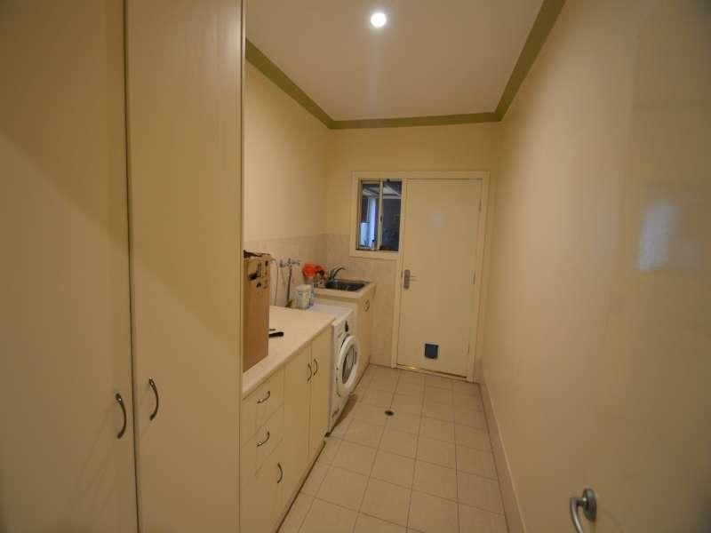 25 Brooklyn Dr, Hallett Cove SA 5158