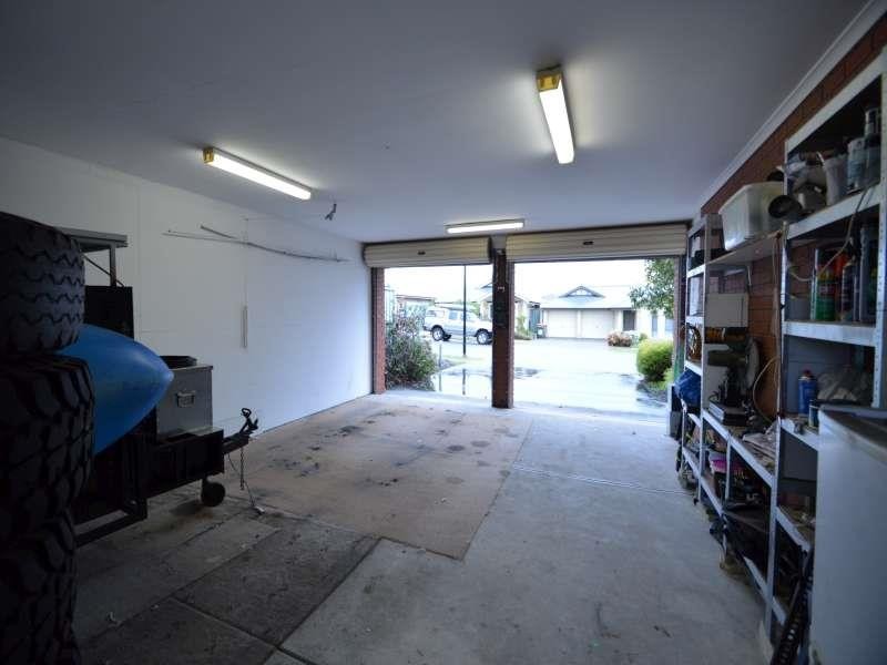 25 Brooklyn Dr, Hallett Cove SA 5158