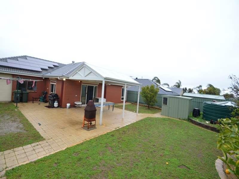 25 Brooklyn Dr, Hallett Cove SA 5158