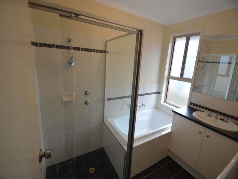 53 Windebanks Rd, Aberfoyle Park SA 5159