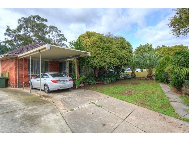 13 Bolton Rd, Para Hills SA 5096