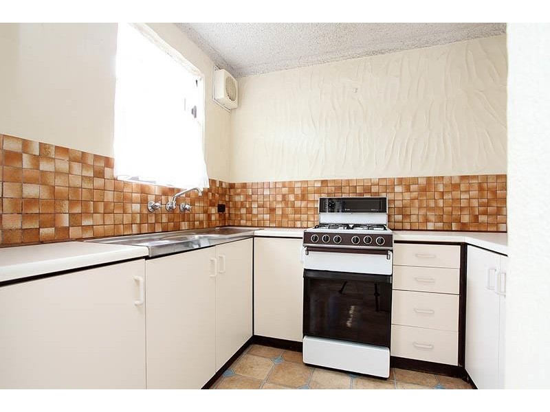 15/10-12 Gordon St, Glenelg SA 5045