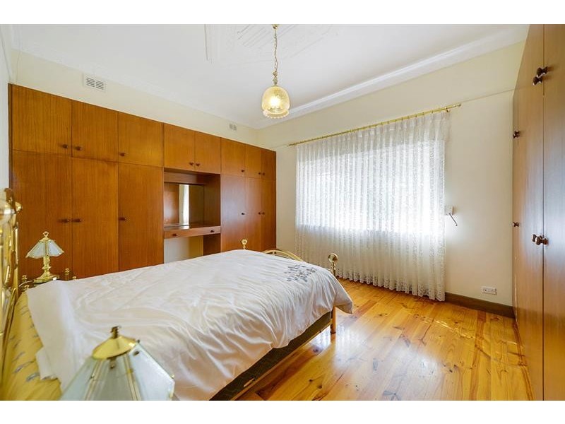 15 Vaughan St, Prospect SA 5082