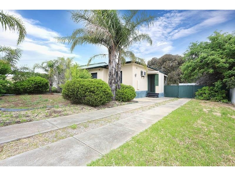 3 Leslie St, Elizabeth East SA 5112