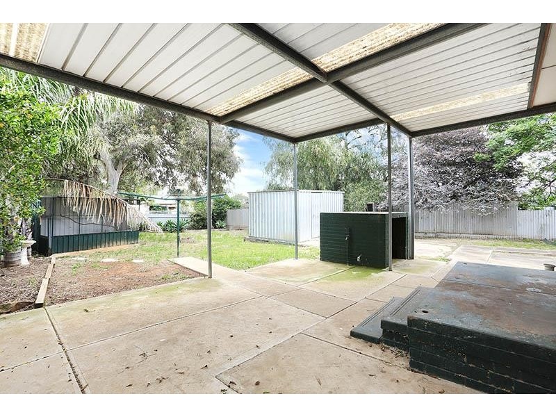 3 Leslie St, Elizabeth East SA 5112