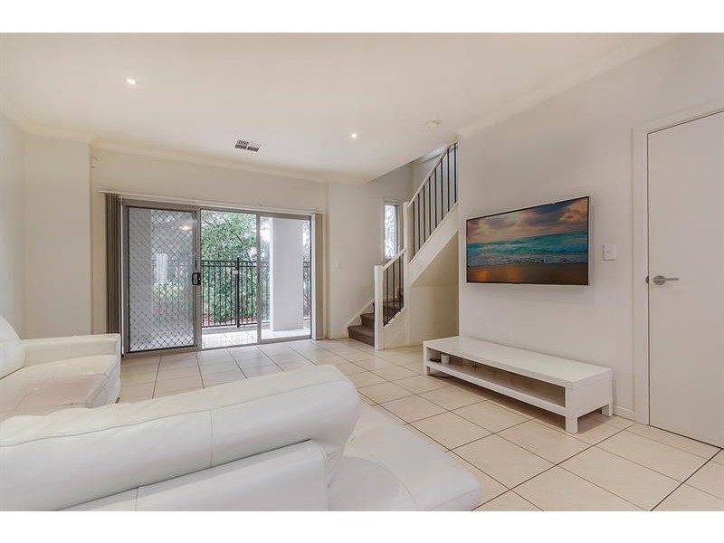9/55 Grasswren Way, Mawson Lakes SA 5095