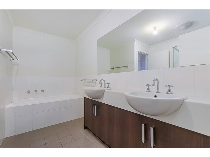 9/55 Grasswren Way, Mawson Lakes SA 5095