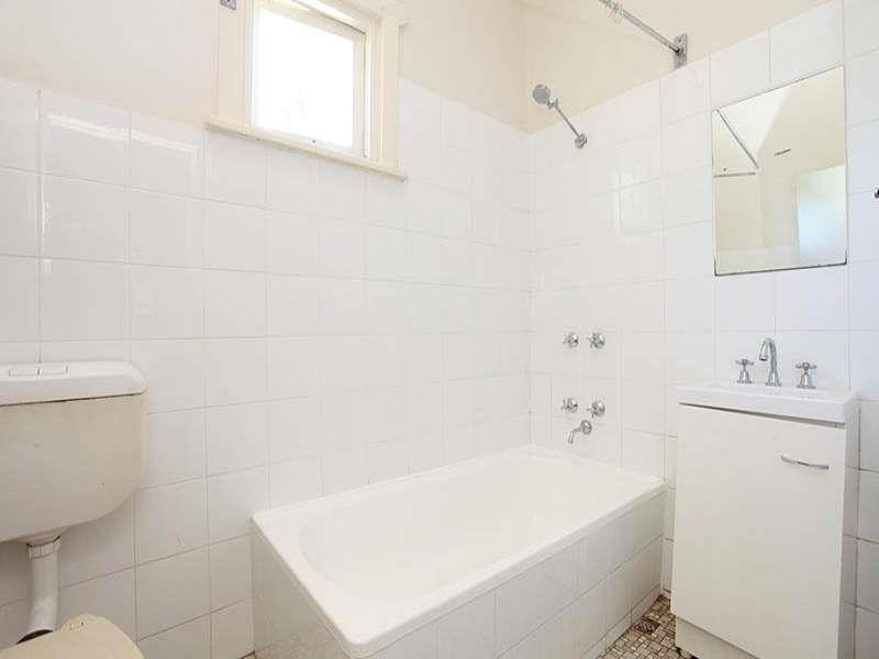 8 Elizabeth St, Prospect SA 5082