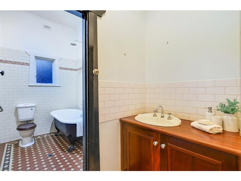 21 Azalea St, Prospect SA 5082