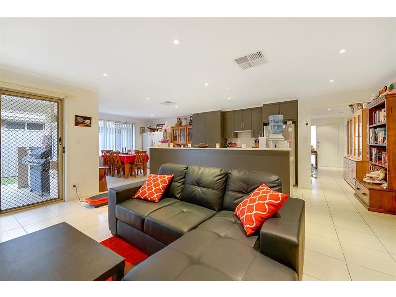 17 Carmine Ct, Parafield Gardens SA 5107