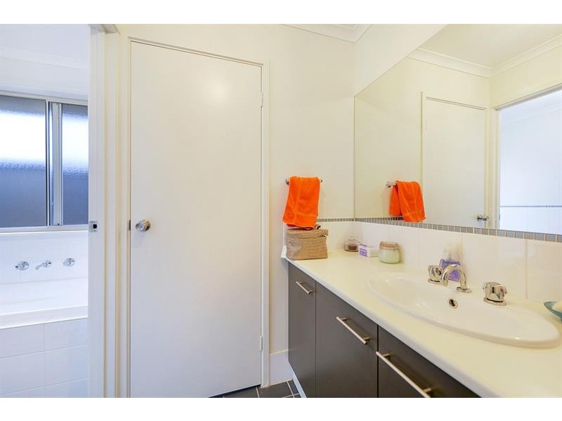 17 Carmine Ct, Parafield Gardens SA 5107