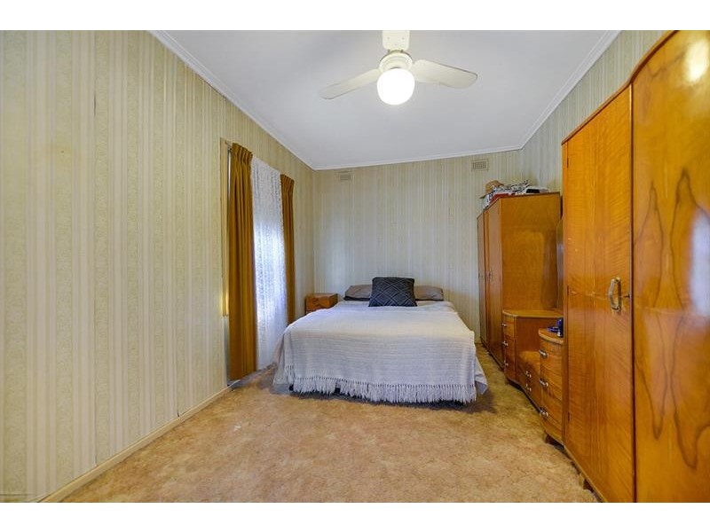 8 Moreshead St, Greenacres SA 5086