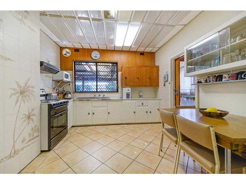 8 Moreshead St, Greenacres SA 5086