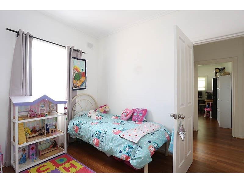 17 Appleshaw St, Elizabeth Vale SA 5112