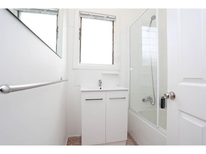 17 Appleshaw St, Elizabeth Vale SA 5112