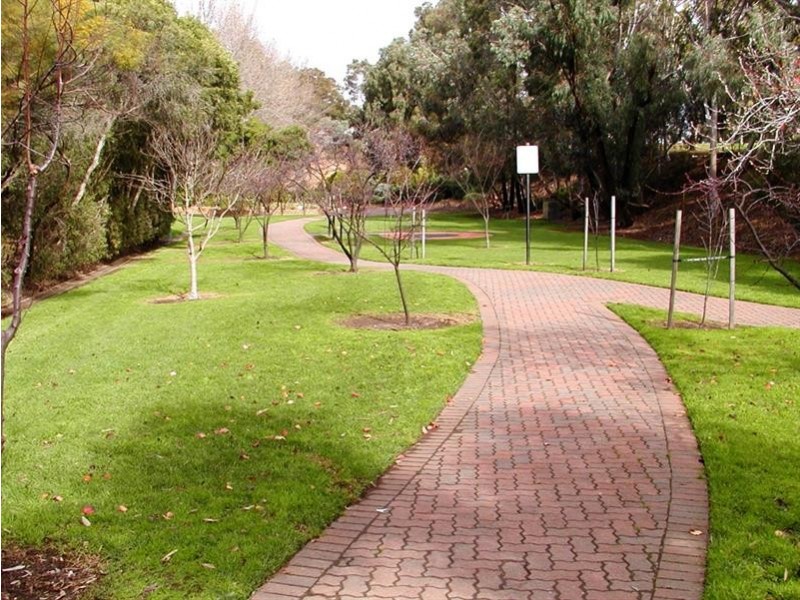 31 Martindale Pl, Walkley Heights SA 5098