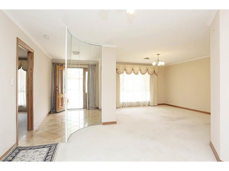 15 Trinity Way, Oakden SA 5086
