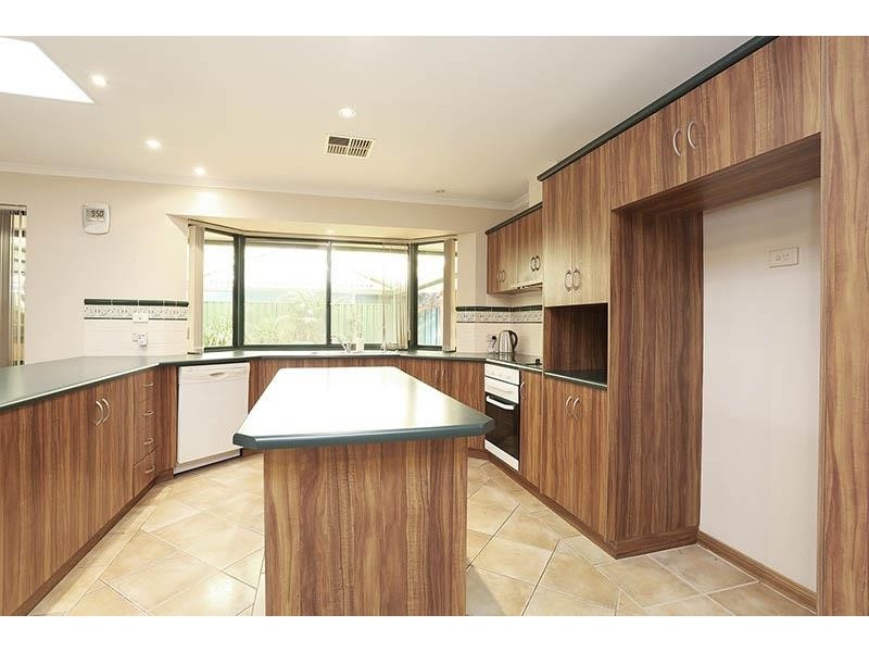 15 Trinity Way, Oakden SA 5086