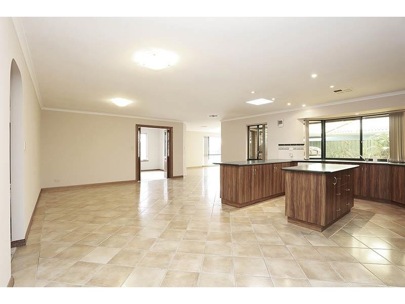 15 Trinity Way, Oakden SA 5086