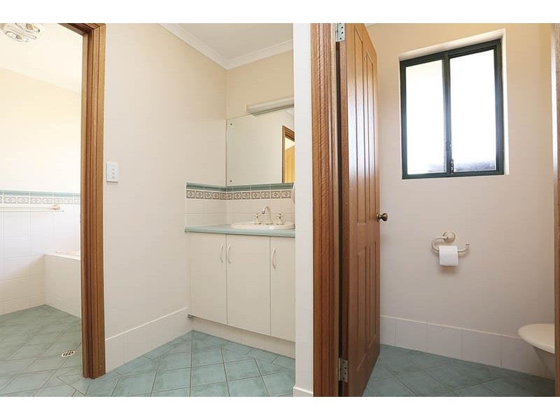 15 Trinity Way, Oakden SA 5086