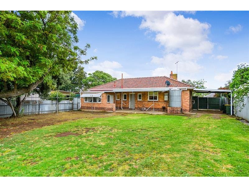 11 Main Pde, Clearview SA 5085
