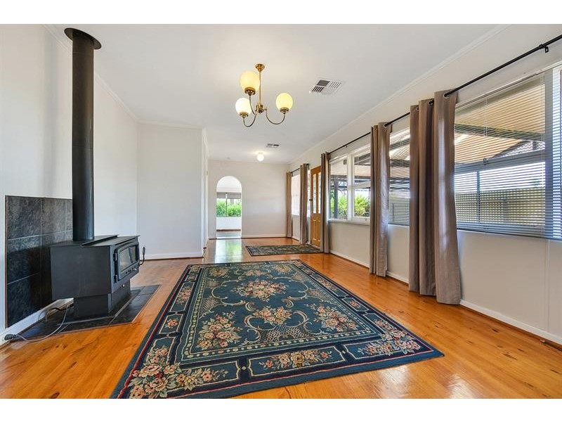 3 Pauls Dr, Valley View SA 5093