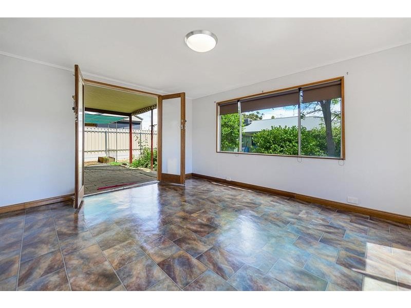 3 Pauls Dr, Valley View SA 5093